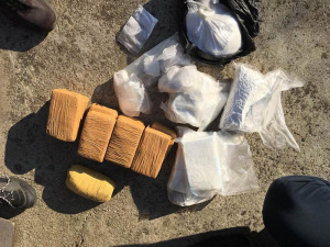 Около 75 килограма кокаин са открити в 20 626 кашона