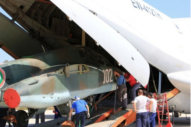 Първият от 8-те Су-25 замина за Беларус за ремонт