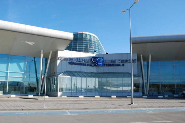 Евакуират заминаващите пътници от Терминал 1 на Летище София съобщи
