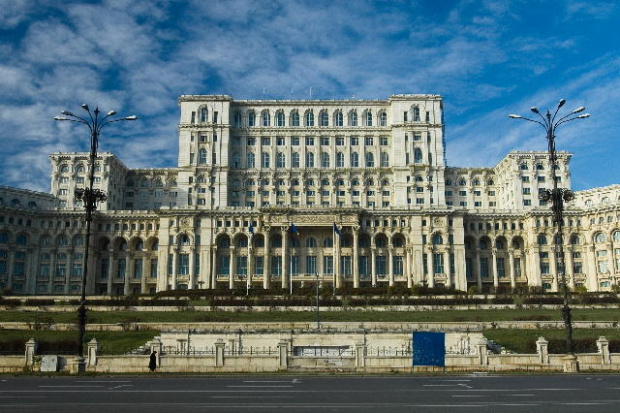 Падна правителството на Румъния С 238 гласа за и 4