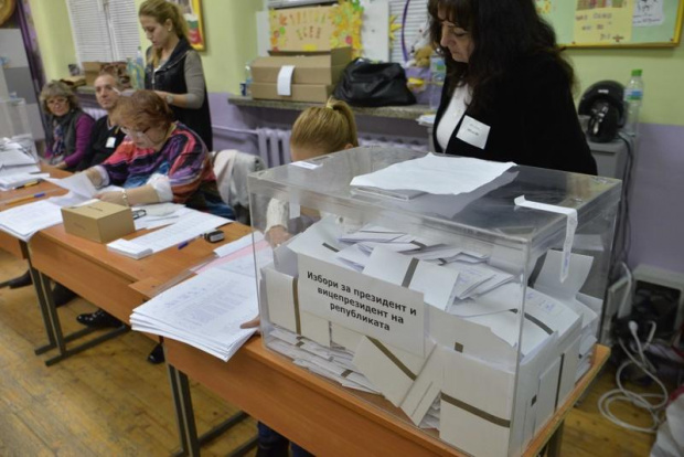 ЦИК започна да изнася първите данни от обработването на изборните
