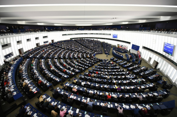 Европейският парламент изцяло подкрепя свалянето на мониторинговия механизъм за България