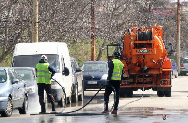 Цялостно почистване и измиване на улиците започна във Велико Търново