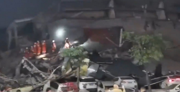 Шестетажната сграда на хотел рухна в източната китайска провинция Фуцзян