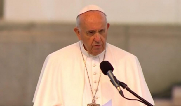 Папа Франциск призова семействата  поставени под карантина заради коронавируса  да се грижат нежно