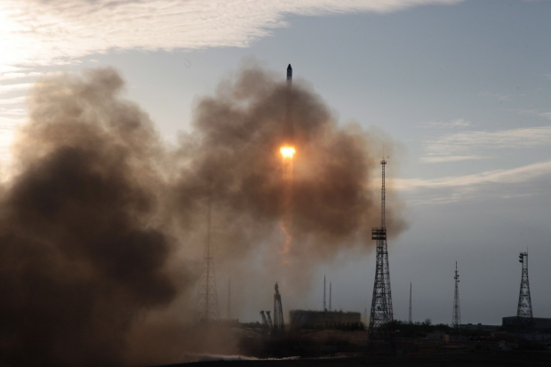 Американската компания SpaceX изведе в орбита поредната група от 60