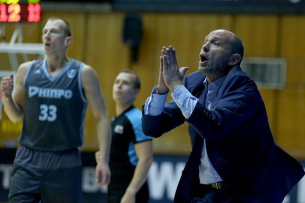 Баскетболният треньор и акционер на футболния Левски“ Тити Папазов призна,