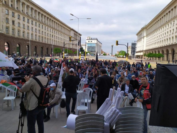 За девети пореден ден антиправителствена демонстрация пред президентството отбелязва БНР