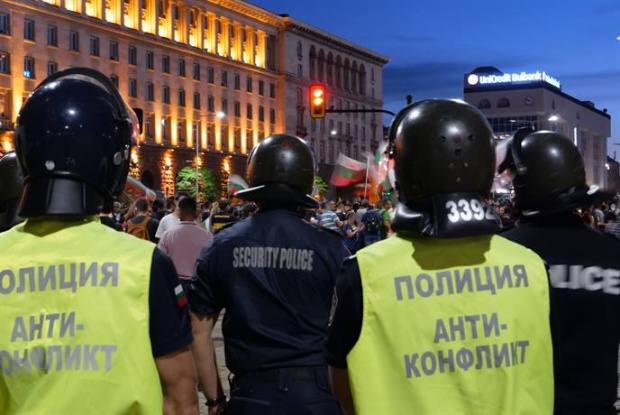 Седем задържани при протестите в София в петък. Един от