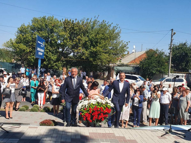 Бюст паметник на Хаджи Димитър бе открит в украинския град Мелитопол