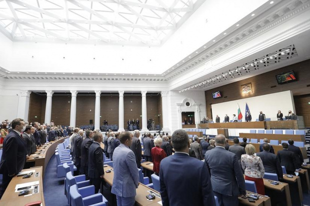 Народното събрание продължава с разискванията на второ четене на промените
