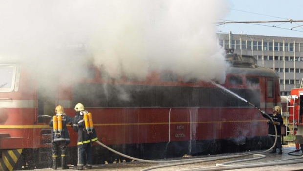 Пожар в локомотива на влаковата композиция от София за Бургас