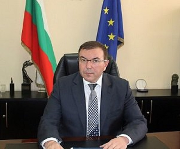 Министърът на здравеопазването Костадин Ангелов издаде 3 заповеди във връзка