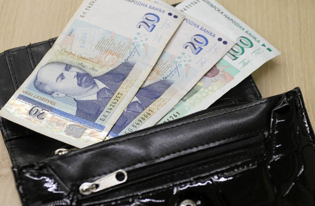 Над 60 от българите са намалили финансовите си разходи по