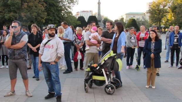 С протест пред РИОСВ русенци се включиха в петото народно