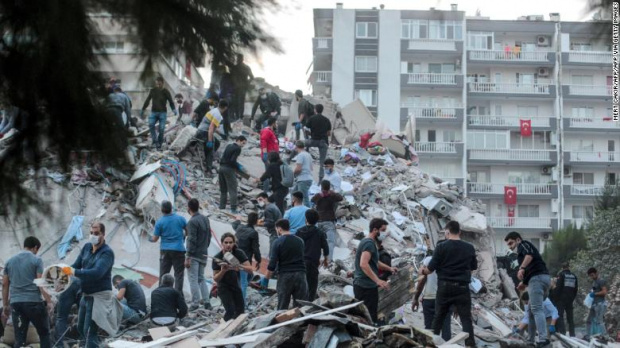 Броят на жертвите на земетресението което удари град Измир в