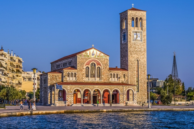 В редиците на Светия синод в Гърция нараства напрежението във