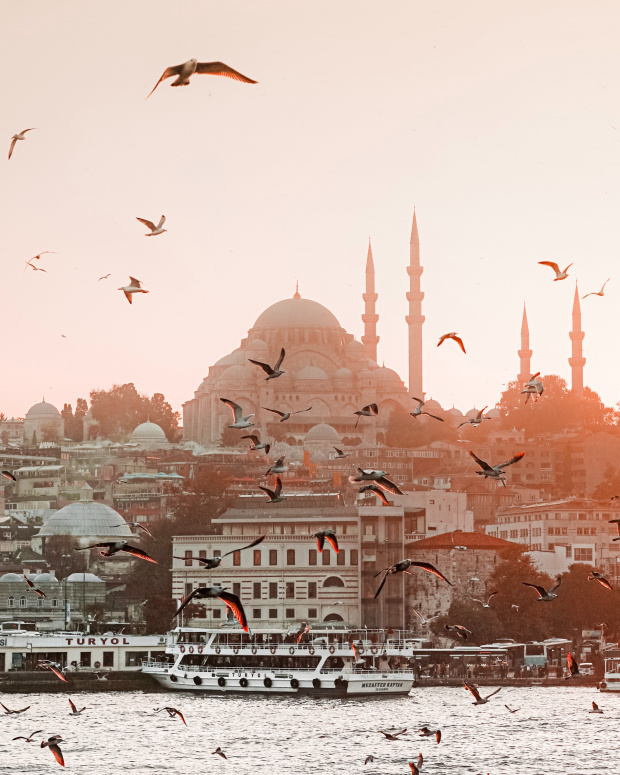 Три пъти по малко туристи са посетили Истанбул тази година