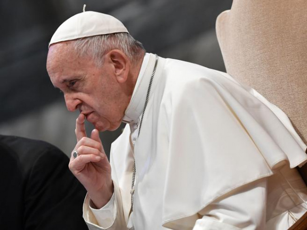 Папа Франциск ще прочете рождественското си послание на закрито а