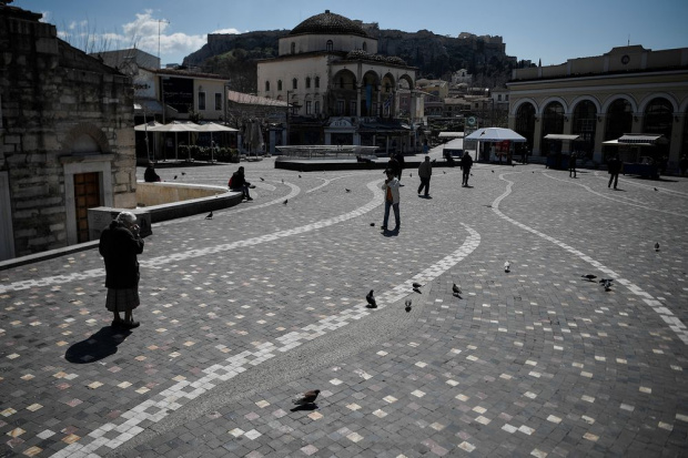 Гръцкото правителство обяви едноседмично затваряне на всички фирми за търговия
