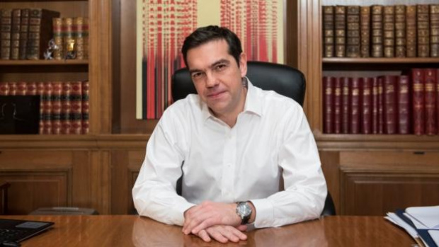 От днес в Гърция въведоха строг локдаун до 11 януари Опозицията обвини