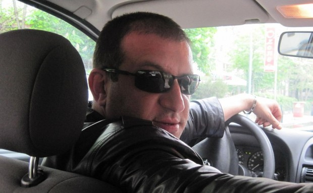 45-годишният Боян Кабашки е служителят от дирекция Миграция, арестуван за
