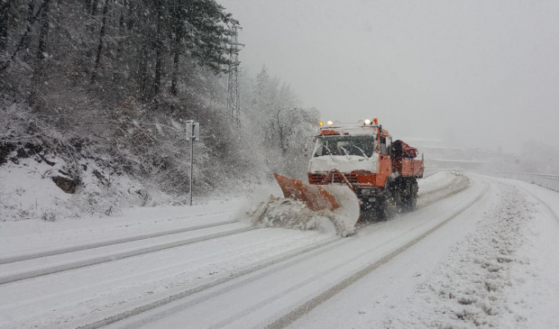 Пътната обстановка след обилния снеговалеж в Североизточна и Югоизточна България