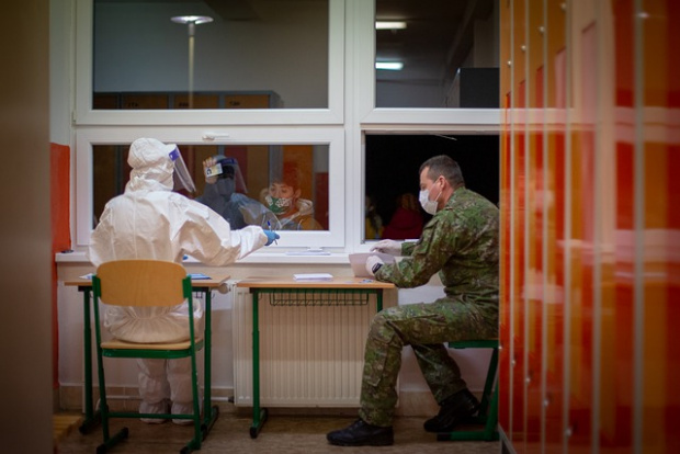 Имунизацията срещу коронавирусната инфекция във военните формирования от Българската армия