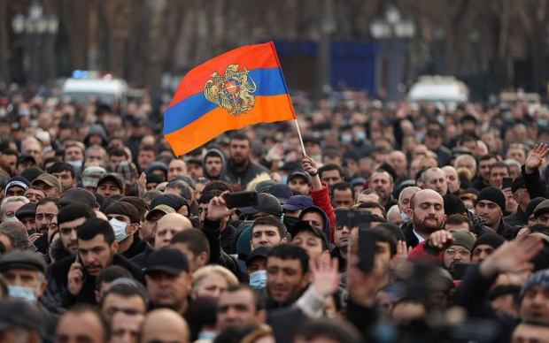 Армения е на ръба на гражданска война Арменският премиер Никол