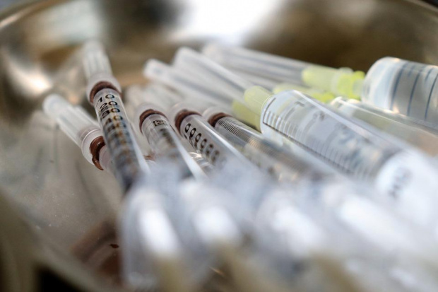 31 590 дози от ваксината на Pfizer/BioNTech пристигат утре в България