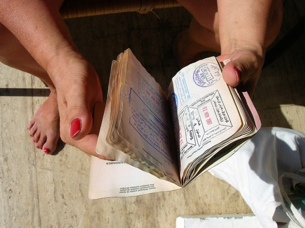 Българските граждани, които не притежават валидни документи за самоличност, но