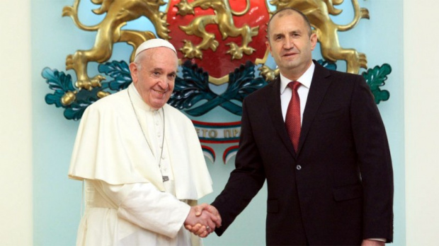 Президентът Румен Радев отива на аудиенция при папата Тази година