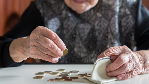 Социалната пенсия за старост ще бъде повишена от 1 юли.