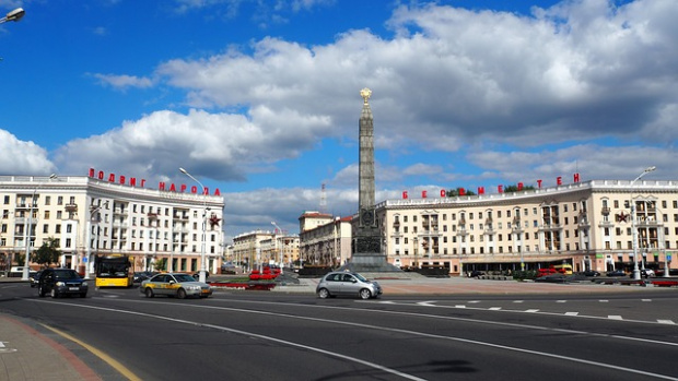 Режимът в Беларус стяга още повече гражданите в хватката си
