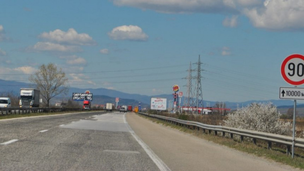 Катастрофа на магистрала Тракия тази нощ затвори активната и аварийната
