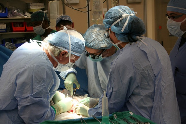 ГДБОП разследва 14 трансплантации, извършени в болница Лозенец“. Това обяви министърът на вътрешните