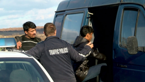 Гранични полицаи задържаха на ГКПП Капитан Петко войвода“ шестима чужди