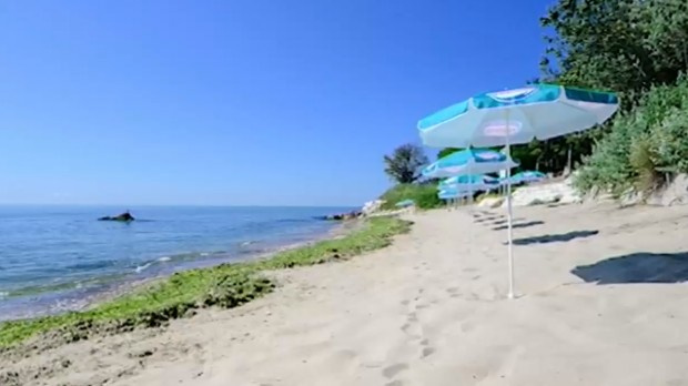 Един от емблематичните плажове по Черноморието е пред сериозна заплаха