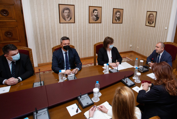 Президентът Румен Радев кани парламентарните формации на консултации утре съобщи