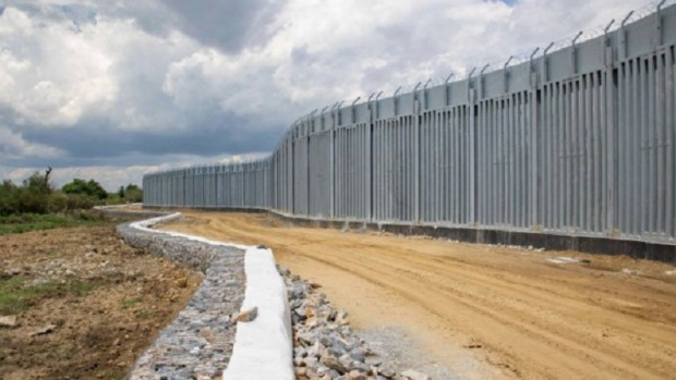 Гръцките власти обявиха, че са завършили строителството на 40-километровата стена