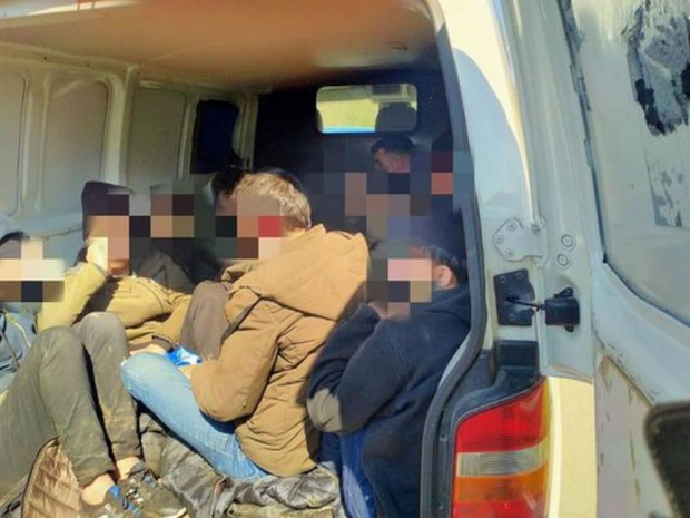 Шестима мигранти са задържани на територията на община Перник съобщиха от