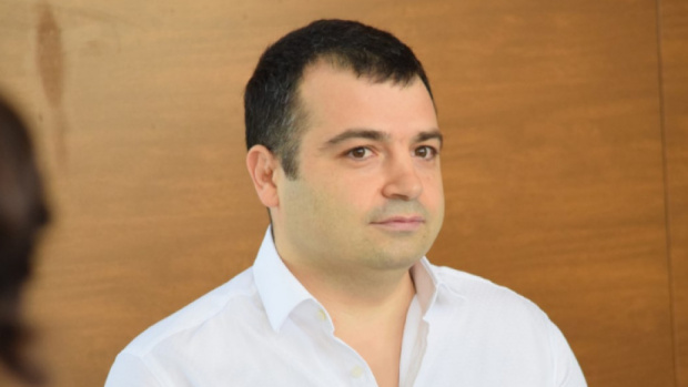 Общинският съветник в Бургас Константин Бачийски твърди, че е заплашван