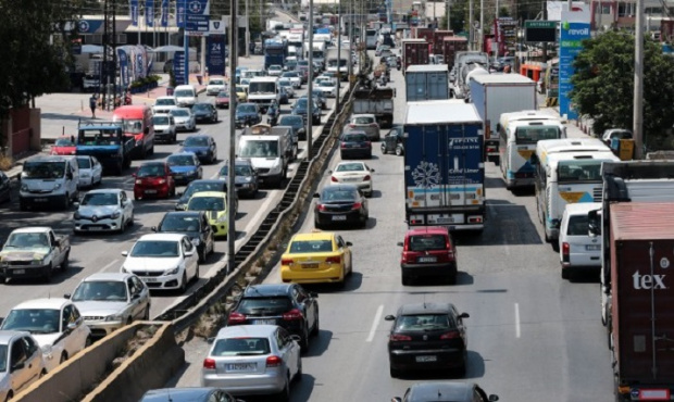 Гръцката столица Атина въведе нова система за движението на автомобилите в центъра