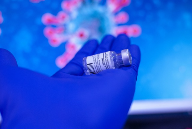 Могат ли ваксините да предизвикат появата на нови варианти на COVID-19