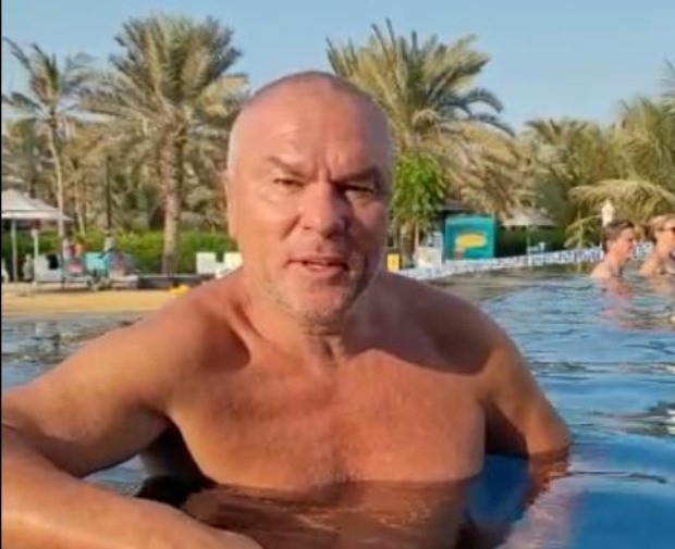 Лидерът на Воля Веселин Марешки пусна видео от басейн в