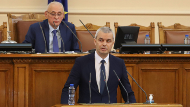 Костадин Костадинов от парламентарната трибуна: Страхът в тази зала може да се усети
