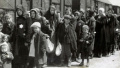 Светът отдава почит към жертвите на Холокоста