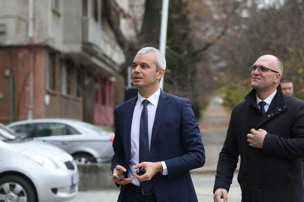 Лидерът на ПП Възраждане Костадин Костадинов съобщи от парламентарната трибуна
