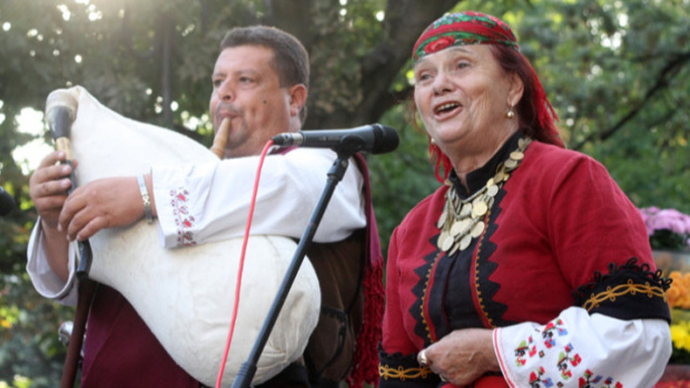 80 годишнина чества днес родопската народна певица Валя Балканска   Най известното й