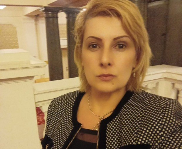 Адв Елена Гунчева е депутат от Взъраждане и практикува професията